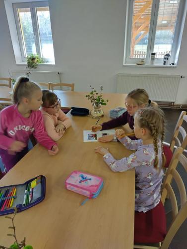 Druháci v knihovně